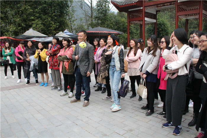 如沐春風(fēng)，美麗綻放