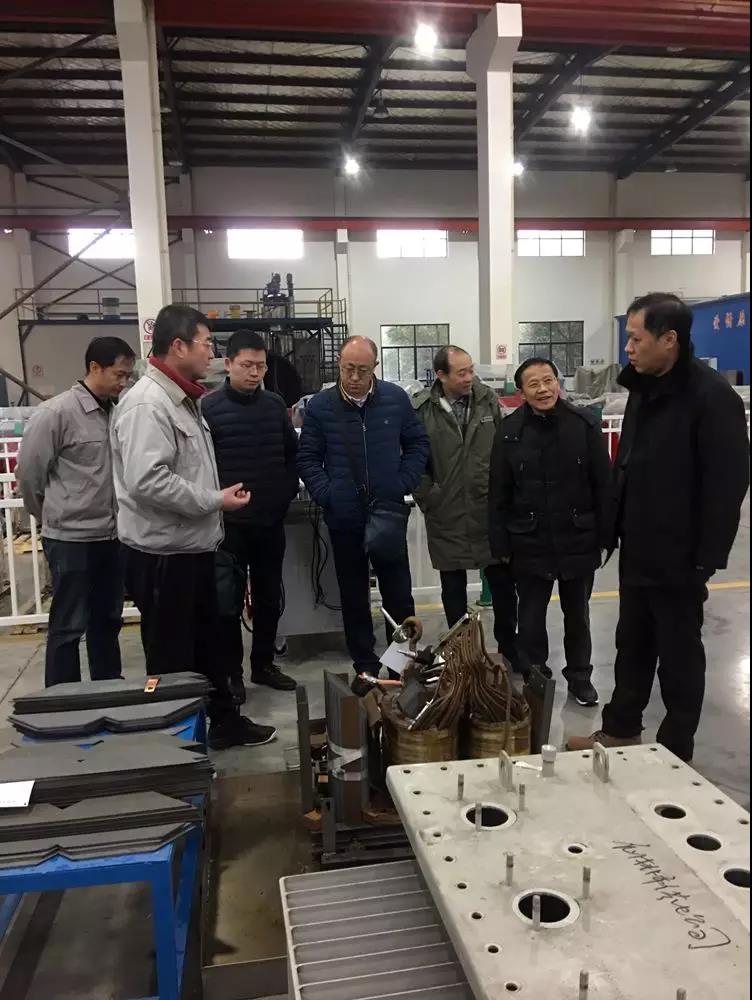 國網(wǎng)湖北省電力有限公司運(yùn)維檢修部領(lǐng)導(dǎo)到紫電公司進(jìn)行調(diào)研 國網(wǎng)湖北省電力有限公司運(yùn)維檢修部領(lǐng)導(dǎo)到紫電公司進(jìn)行調(diào)研